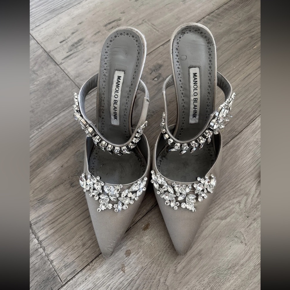 Manolo Blahnik Lurum in light grey satin finish size 37.5